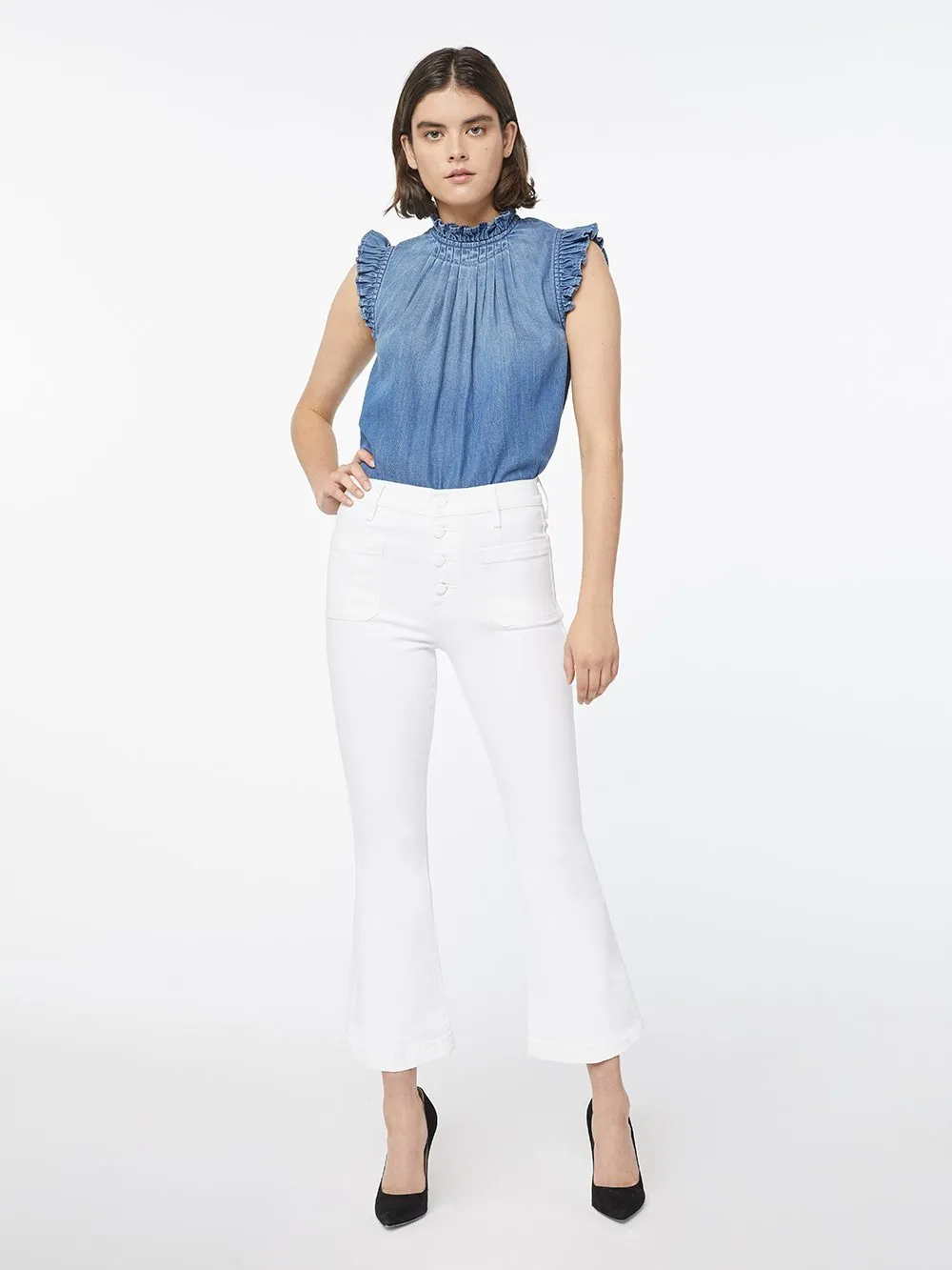 Le Bardot Crop Flare Exposed Buttons -- Blanc