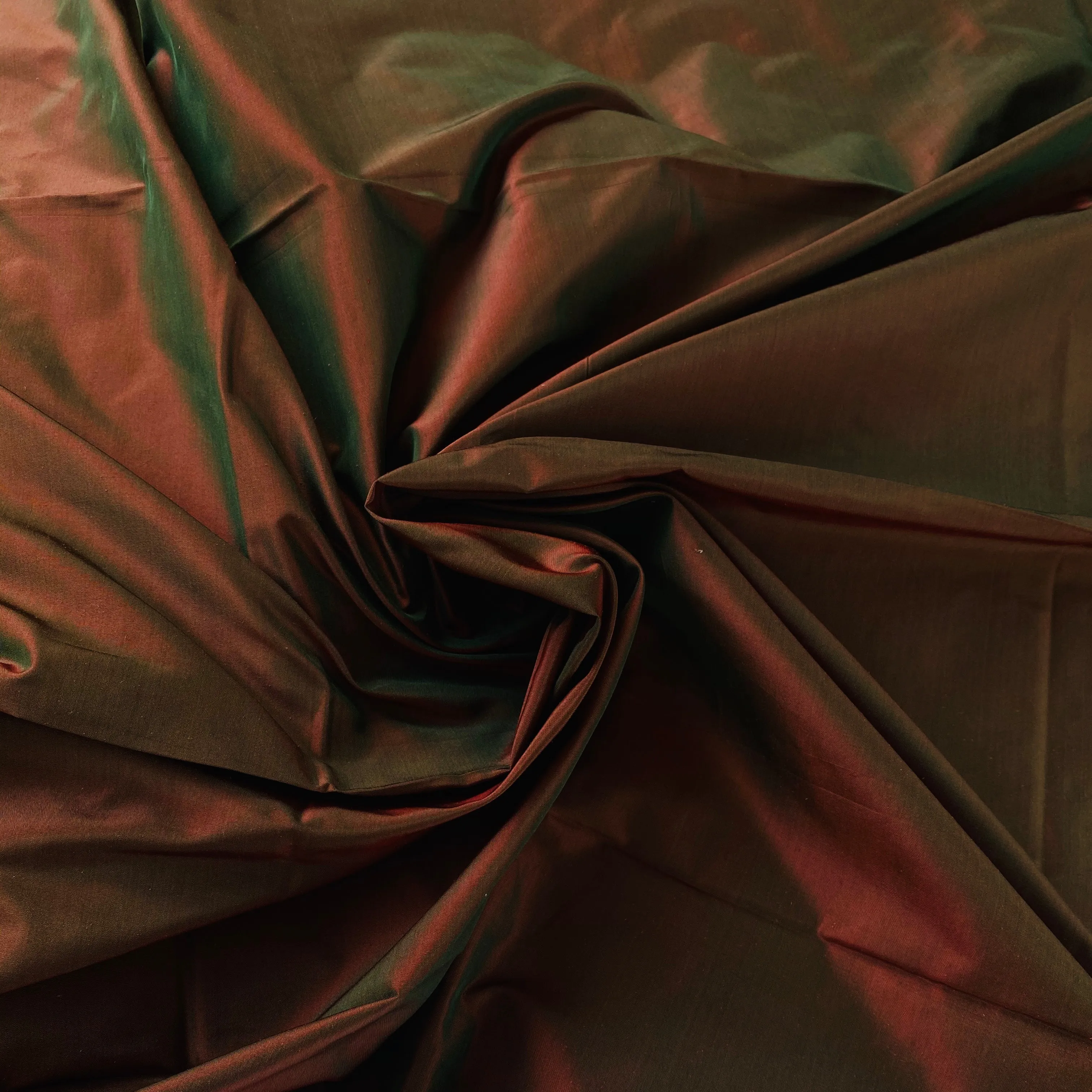 NEW Lady Lisa Designer 100% Silk Taffeta Solid Shot Electric Cinnamon & Electric Green Iridescence